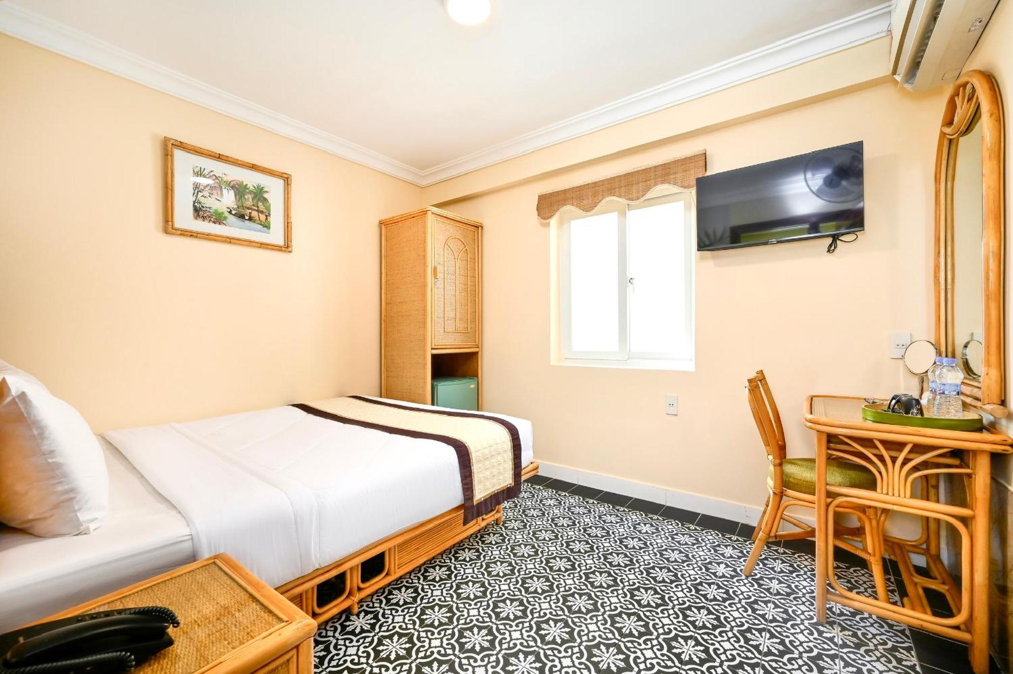 Spring House Saigon Park 3*